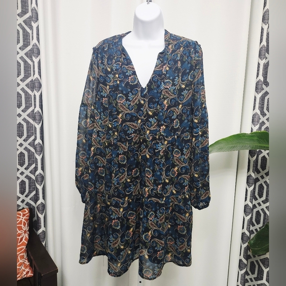 Luxology Dresses & Skirts - Luxology Blue and Gold Paisley Long Sleeve Flowy Dress
